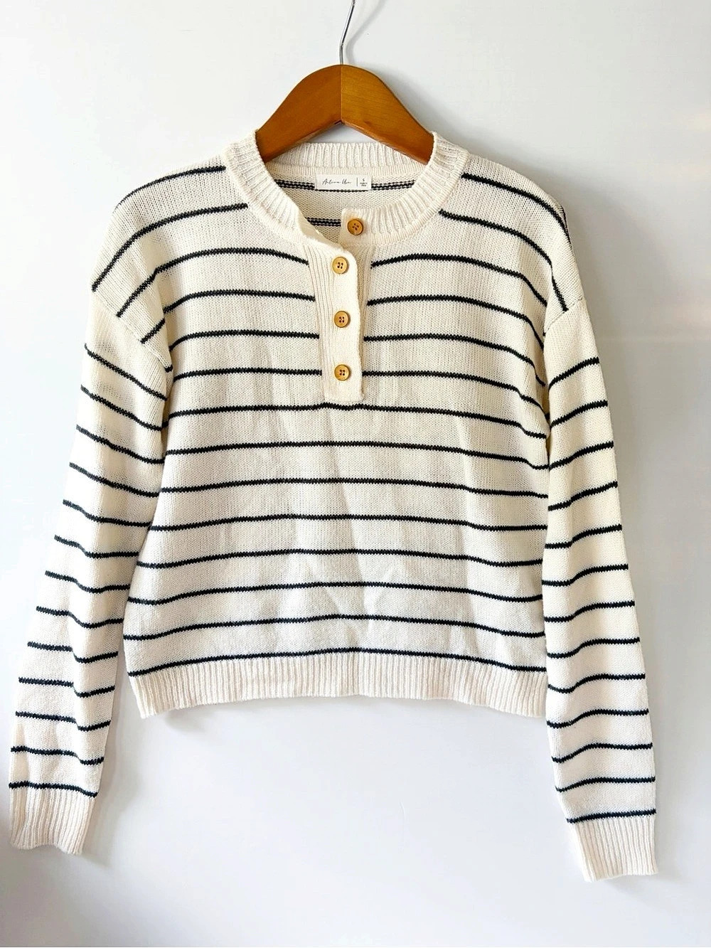 Active USA Striped Crewneck Sweater in Cream & Black Size Small Henley Sweater